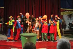 Die Mädchen und Jungen der Grundschule Falkenberg/Varrelbusch zeigten im Zirkuszelt vollen Einsatz.