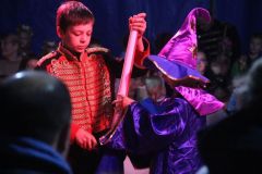Die Mädchen und Jungen der Grundschule Falkenberg/Varrelbusch zeigten im Zirkuszelt vollen Einsatz.
